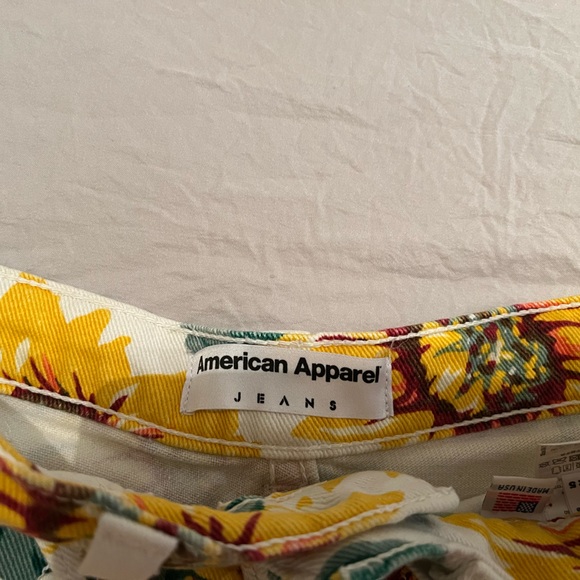 American Apparel Sunflower Shorts - Picture 3 of 3